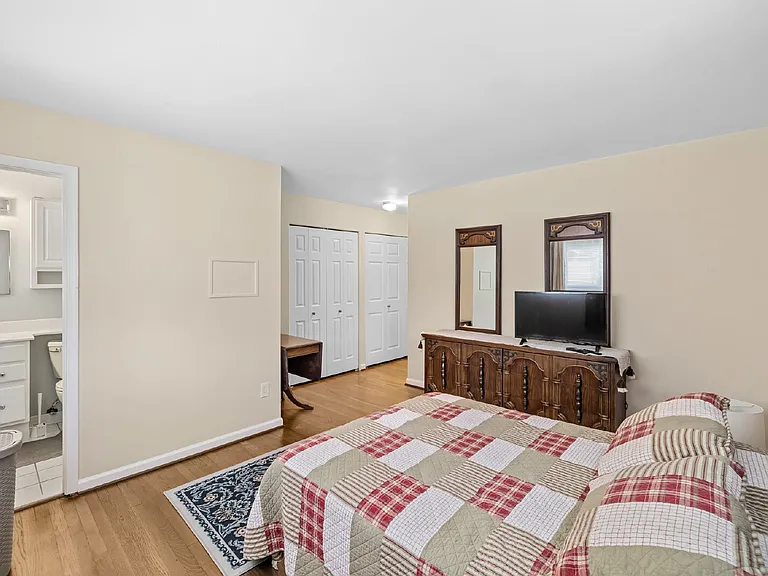 902 Leverton Rd — Photo 4