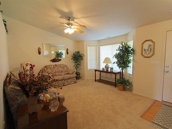 3rd image of 3907 S Quincy Pl