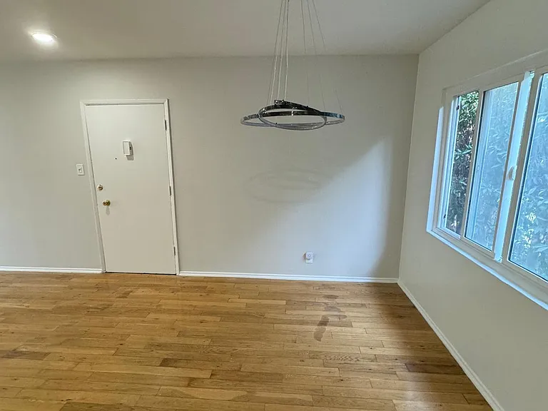 7529 Norton Ave #7 — Photo 11