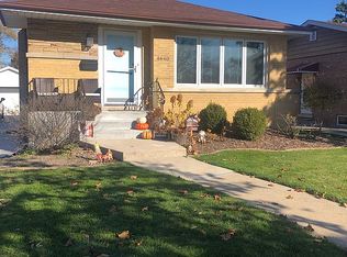 4640 W 99th St, Oak Lawn, IL 60453