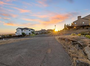 3746 Crown Hill Dr, Santa Rosa, CA 95404