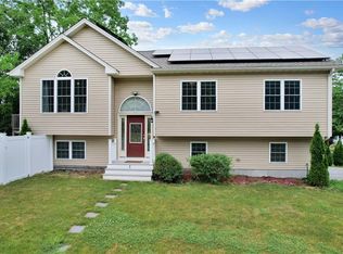 1 Musket Rd, Lincoln, RI 02865