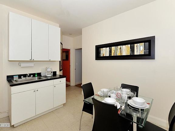 3rd image of 88 Mulberry St #10
