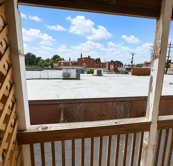 124 W College St #7 — Photo 7