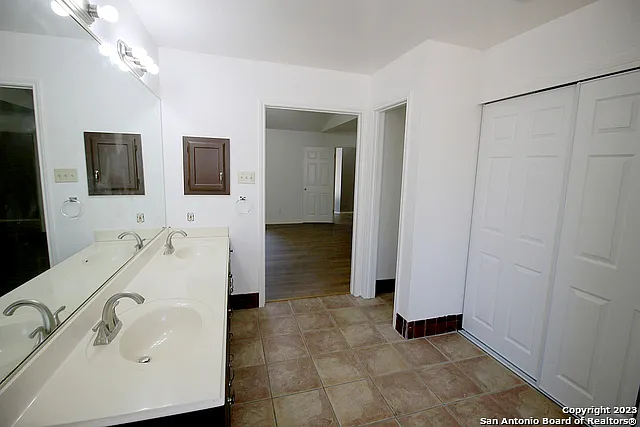 13942 Chisom Creek St — Photo 17