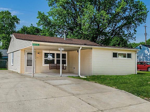 2nd image of 1935 Westfield Dr N