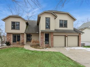 11538 Bradshaw St, Overland Park, KS 66210
