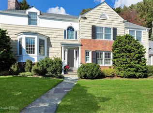 235 Manville Rd, Pleasantville, NY 10570