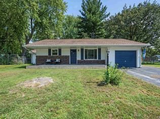 6 Community Dr, Lincoln, IL 62656