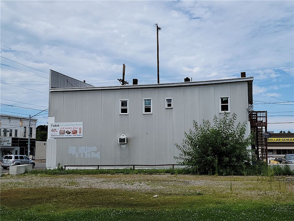 2nd image of 2601-03 Parade St
