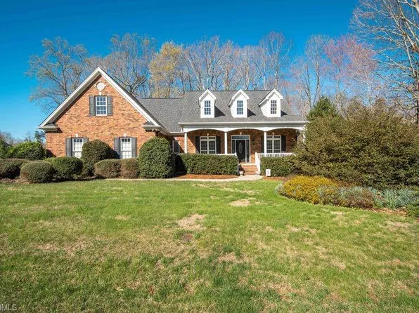5622 Vance Ridge Ct, Belews Creek, NC 27009
