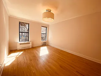 Rented by Metropolis Real Estate of Manhattan