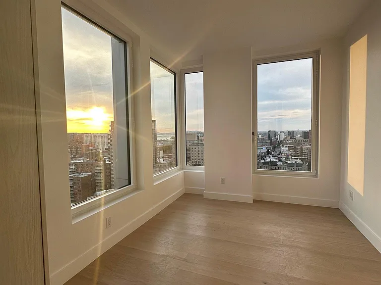 136-18 Maple Ave #17 — Photo 2