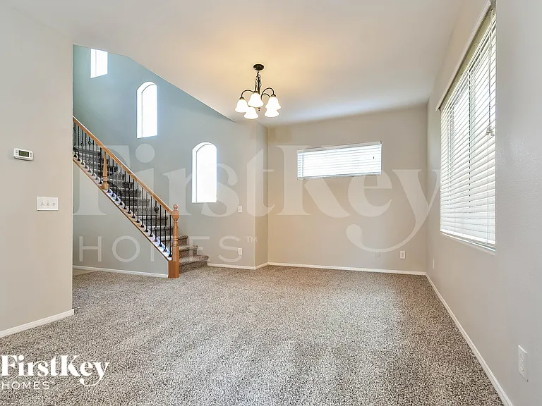 10552 Lessona St — Photo 5
