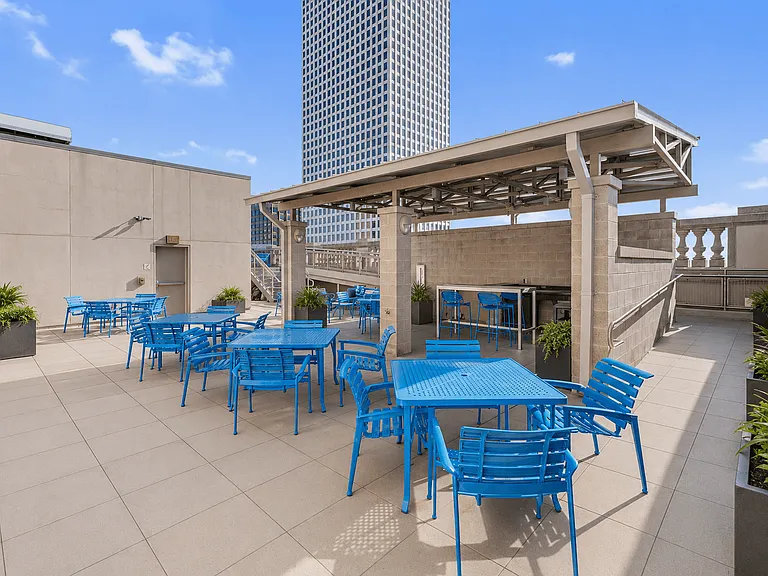Hibernia Tower Apartments — Photo 15