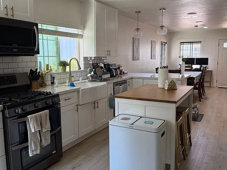 4383 Van Dyke Ave — Photo 14