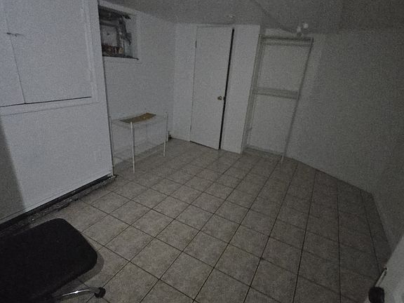 2nd image of 958 Grove St #Gg