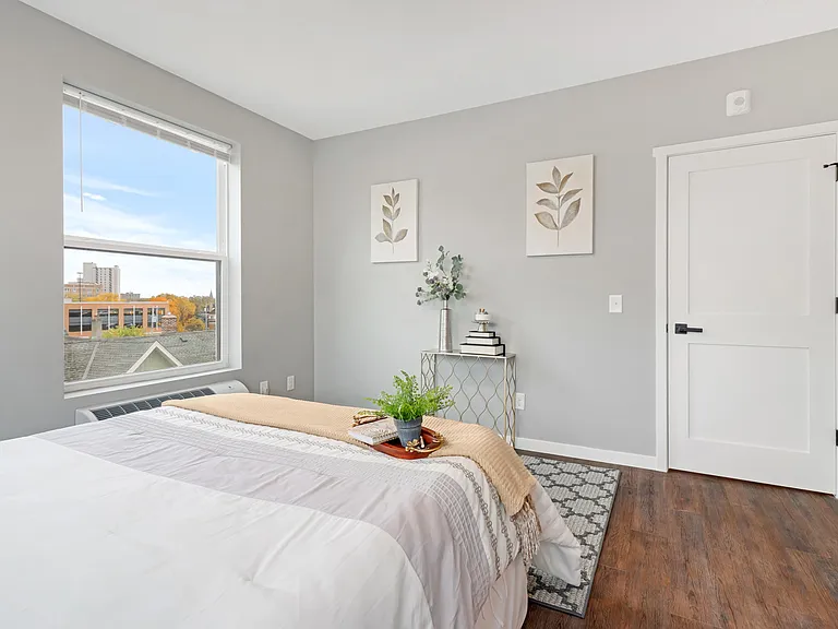 2432 Chicago Ave S #201 — Photo 20