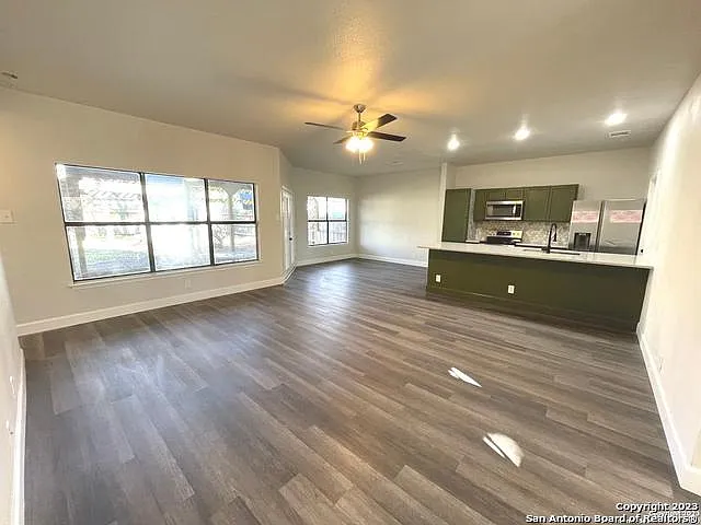 3 bed, 1286 sqft, $1,545 — Photo 4