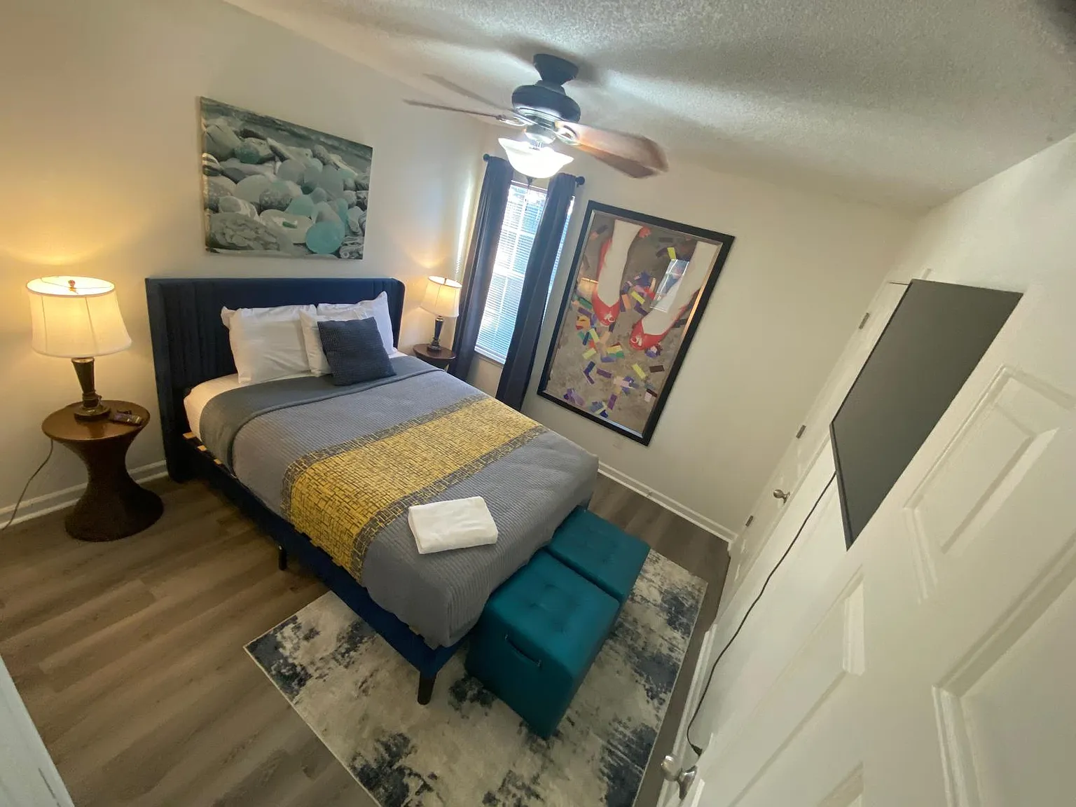 4 bed, 2400 sqft, $6,500 — Photo 2