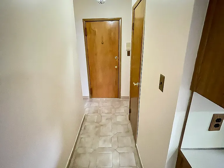 2030 81st St #2F — Photo 5