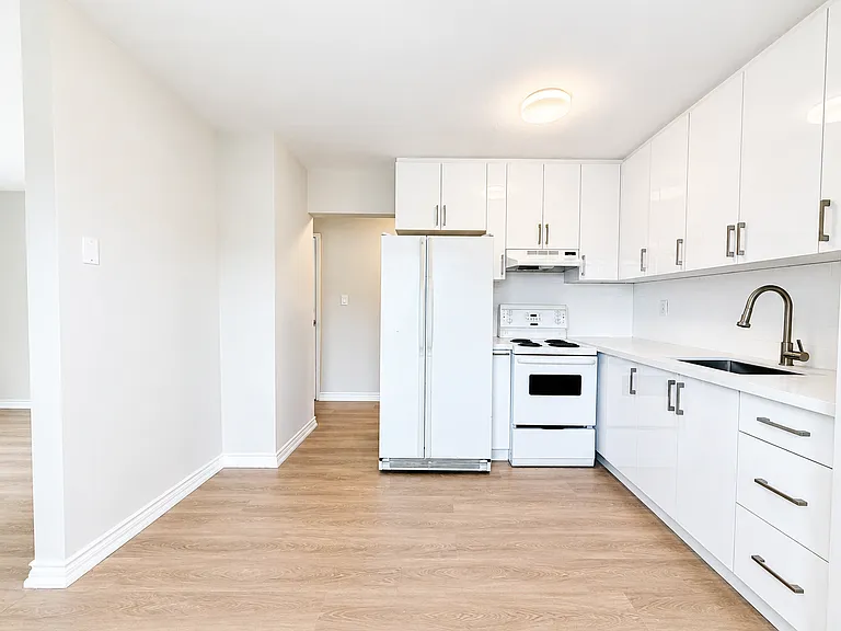 19 Empire St #14 — Photo 1