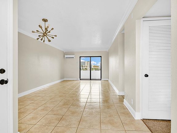 2nd image of 3201 NE 14th Street Causeway #708