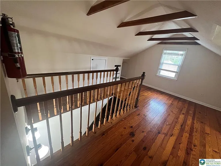 2401 Lawnherst Ave — Photo 16