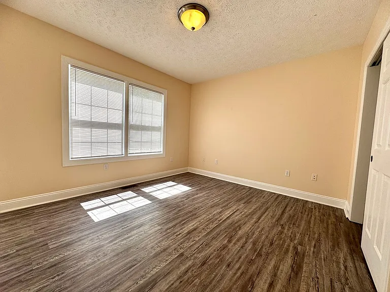 1045 Oak Tree Blvd NW — Photo 14