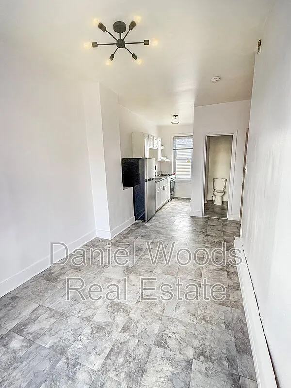 1 bed, 1.0 bath, $1,000 — Photo 2
