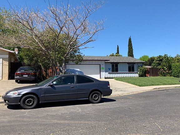 3rd image of 35 San Carlos Ct