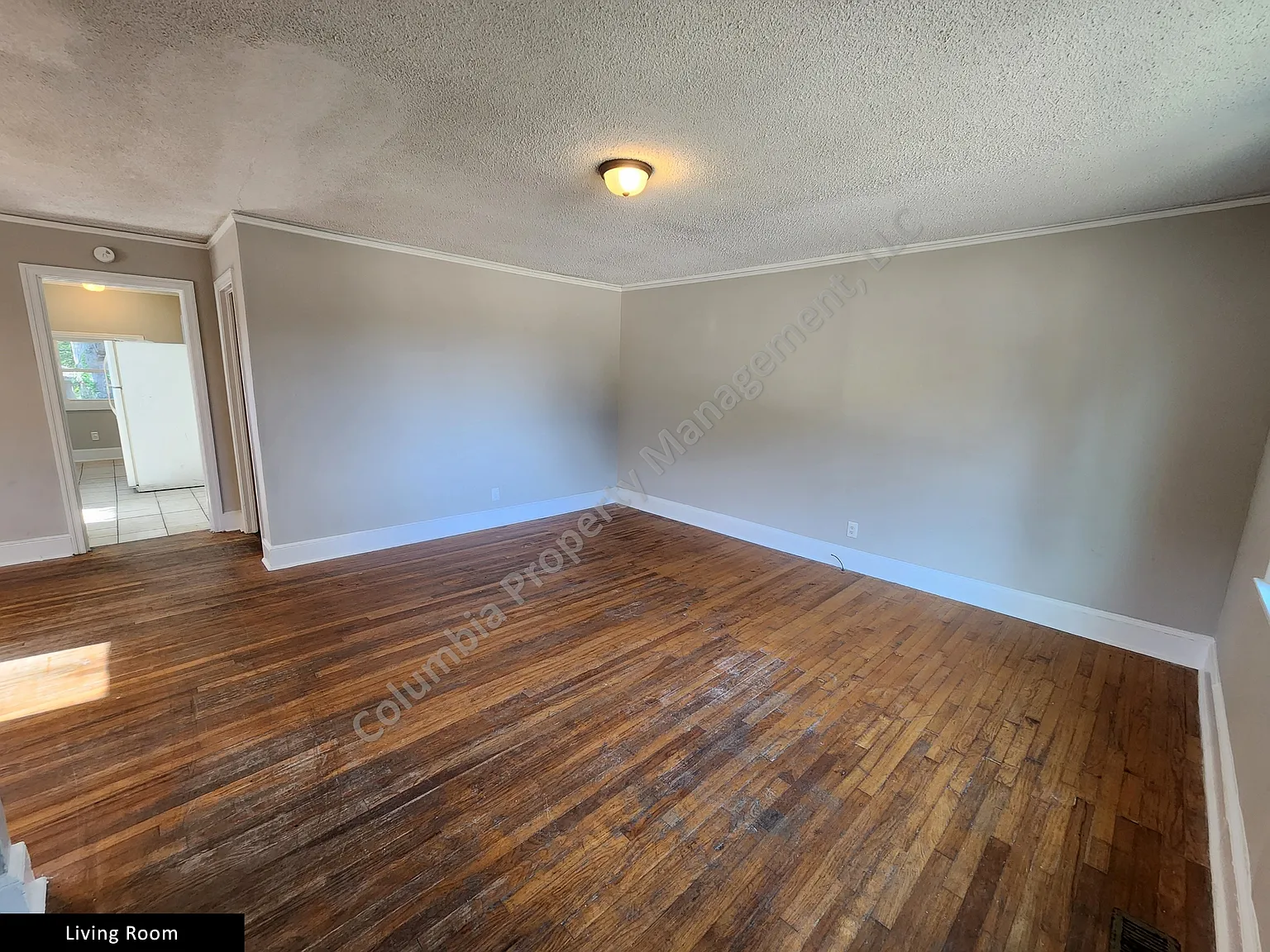 3 bed, 1200 sqft, $1,300 — Photo 3