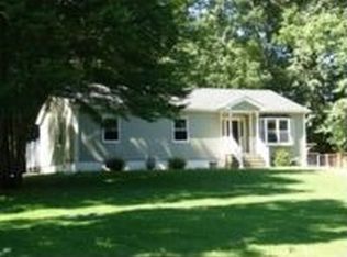 8 Killeen Rd, Uncasville, CT 06382