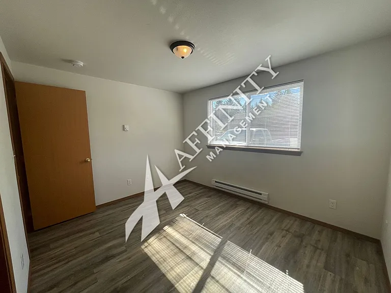 Rainier Vista — Photo 11