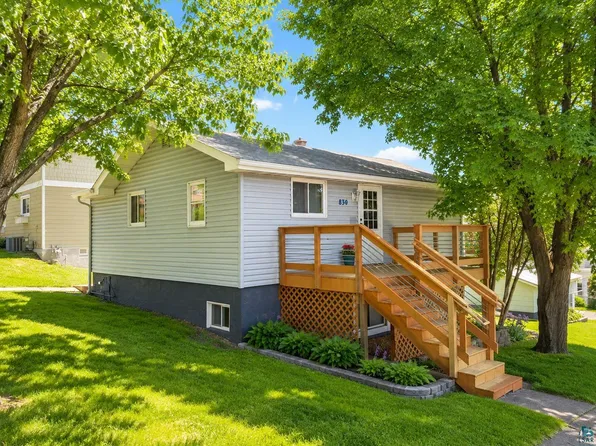 830 N 1st Ave E, Duluth, MN 55805