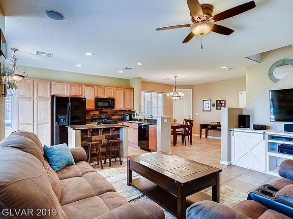 3rd image of 308 Sweet Sugar Pine Dr