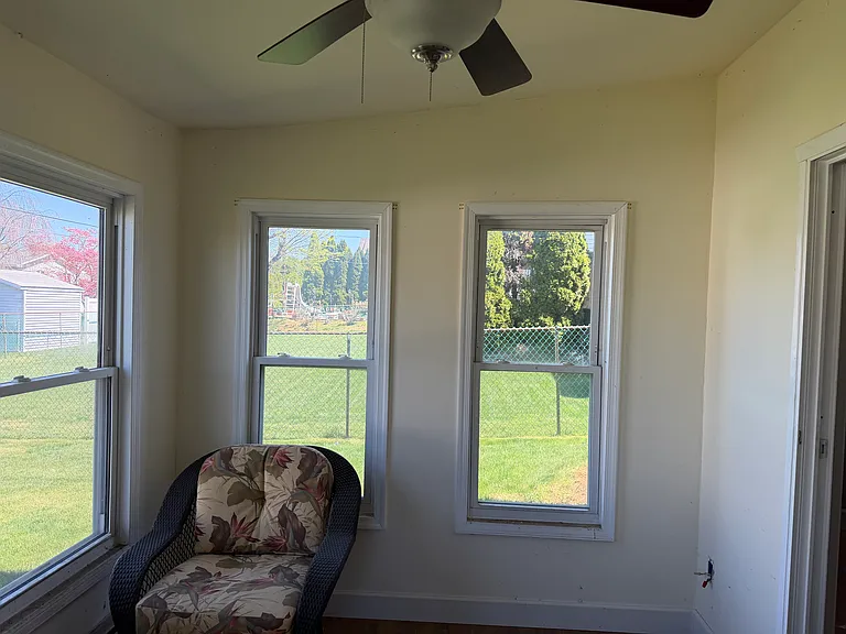 469 Elmhurst Ave — Photo 8
