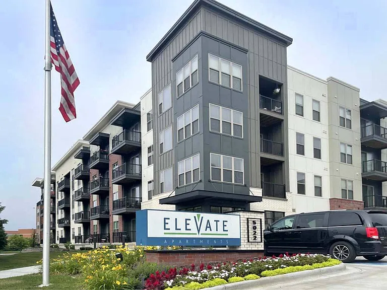Elevate Apartments — Photo 29