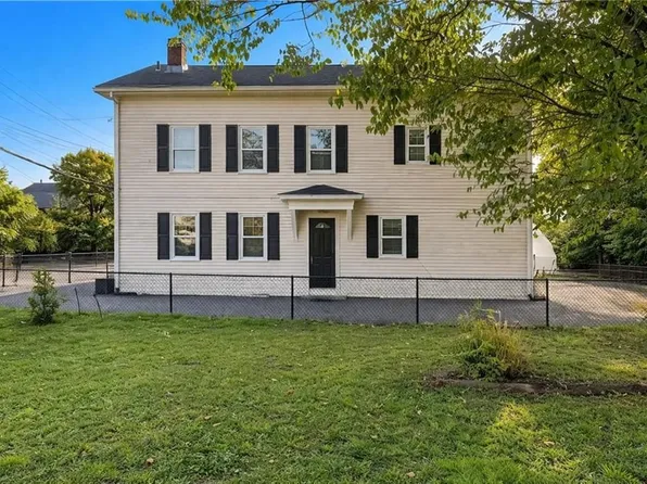 55 2nd St, East Providence, RI 02914