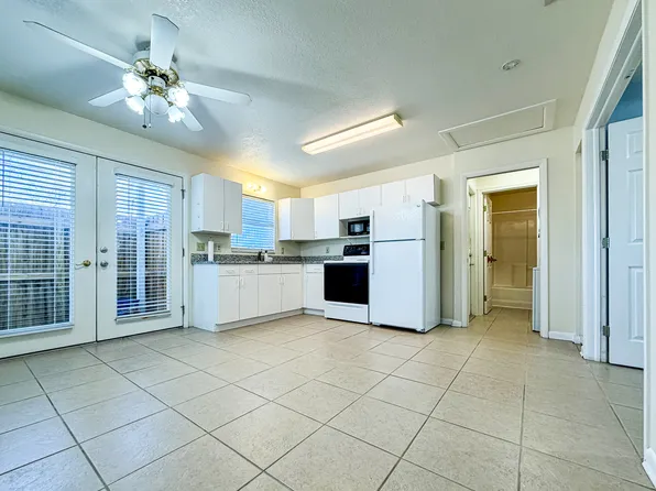 725 Gray St S #B, Saint Petersburg, FL 33707