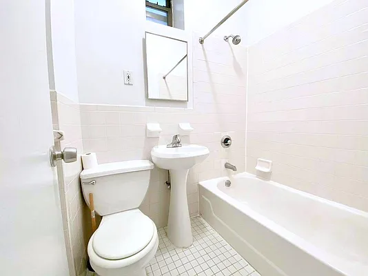 Rented by Manhattan Spaces | media 26