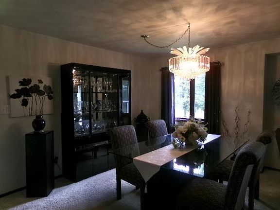 4th image of 525 Alamo Dr