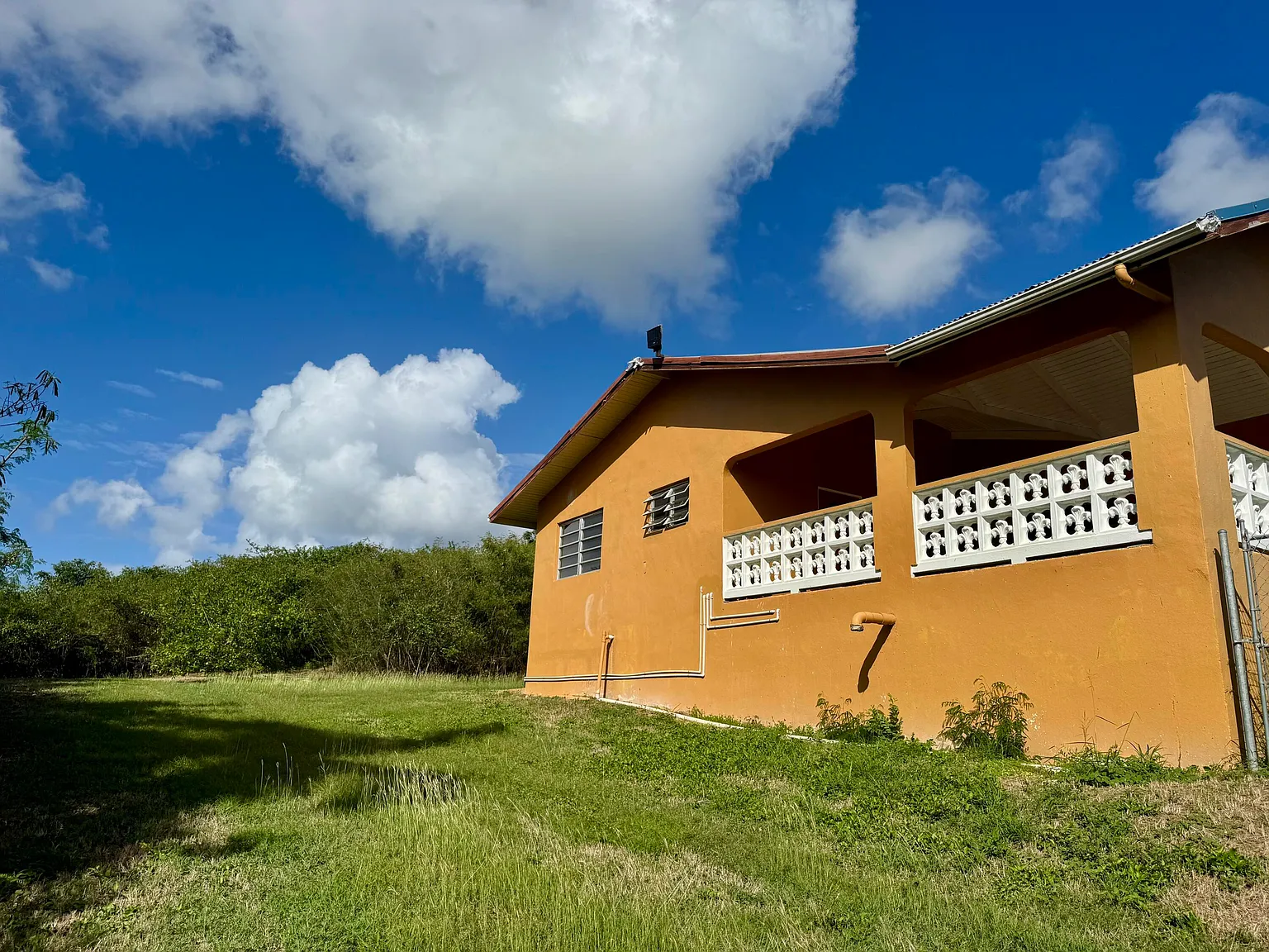 4 bed, $2,500 — Photo 2
