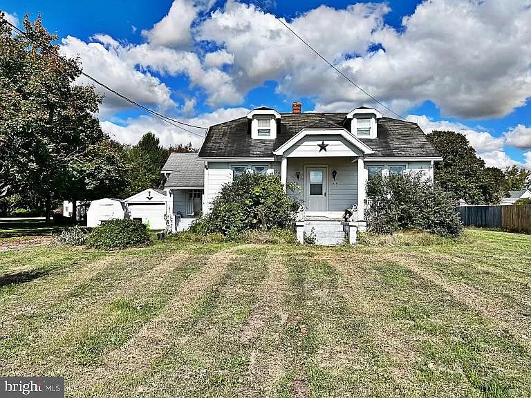 449 Front St