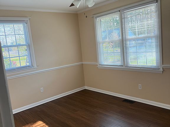3rd image of 1021 Decatur Rd