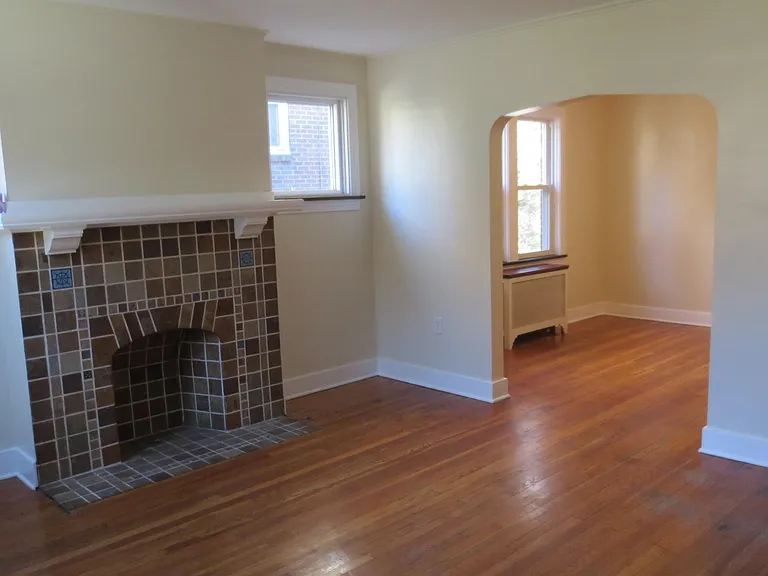 163 Morrison Dr — Photo 3