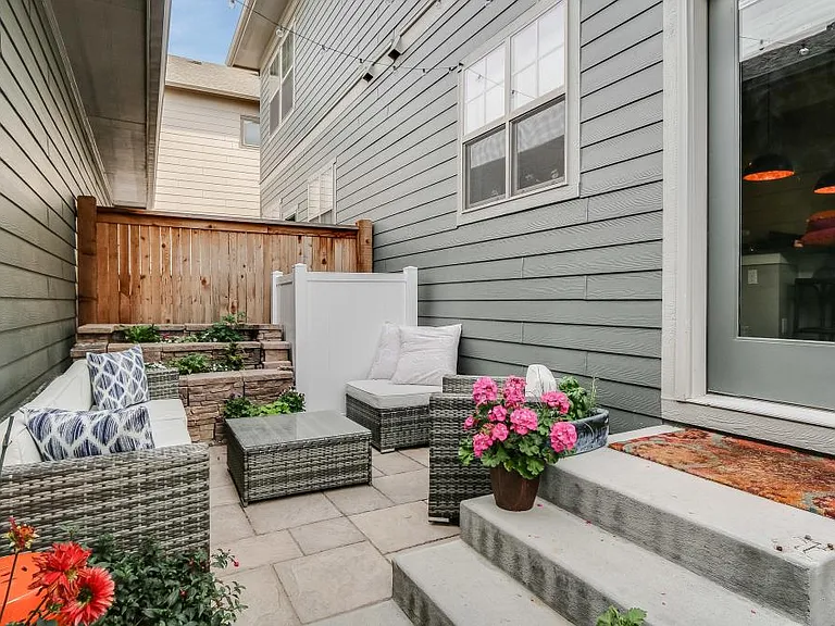 5070 Yosemite Ct #2 — Photo 24