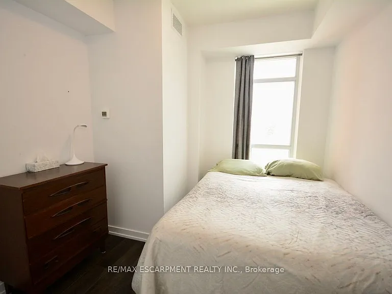450 Dundas St E #404 — Photo 9