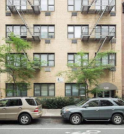 3rd image of 148 E 30th St APT 1B