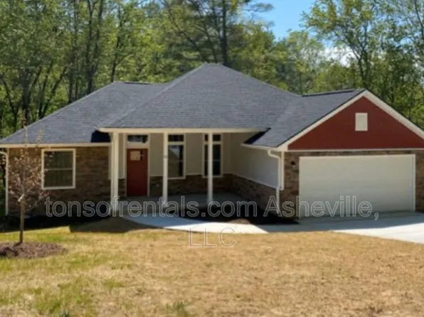 51 John Halford Ct, Hendersonville, NC 28792